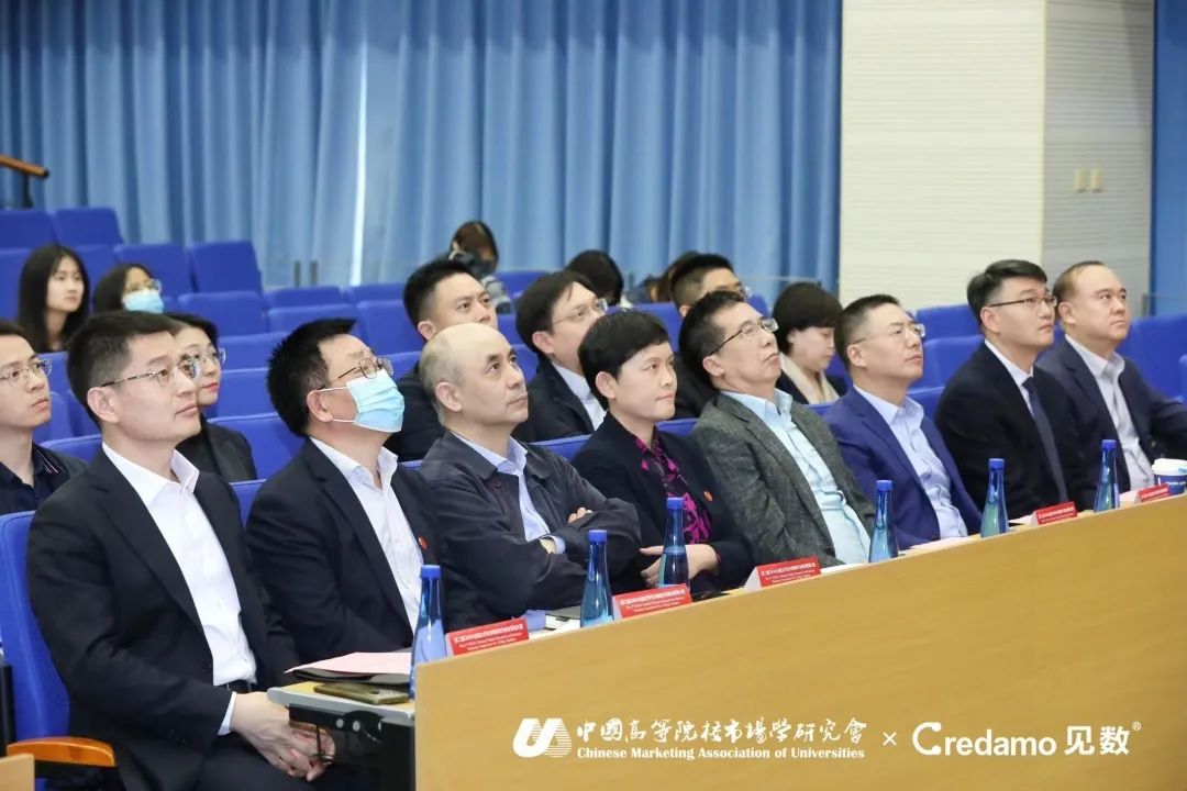 社科賽斯總裁兼黨支部書記李發(fā)進受邀出席第二屆CMAU全國大學生市場研究與商業(yè)策劃大賽！